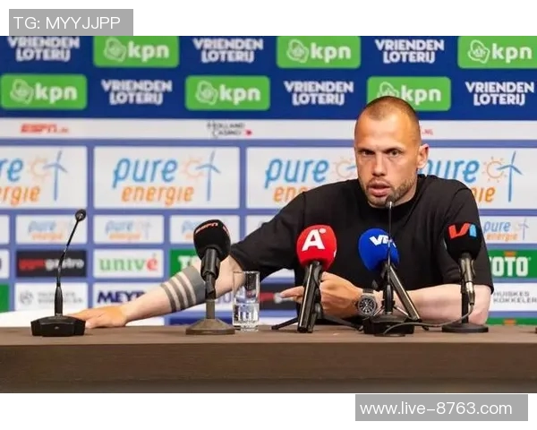 阿贾克斯总监支持海廷加称执教初期成绩并非唯一标准 阿贾克斯总监支持海廷加称执教初期成绩并非唯一标准