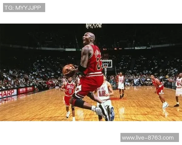 奎因昨日表现抢眼贡献12分8板7助4断小乔丹鼓励他勇敢接受采访表扬 奎因昨日表现抢眼贡献12分8板7助4断小乔丹鼓励他勇敢接受采访表扬